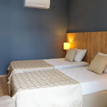 Felizya Bed & Breakfast 4*