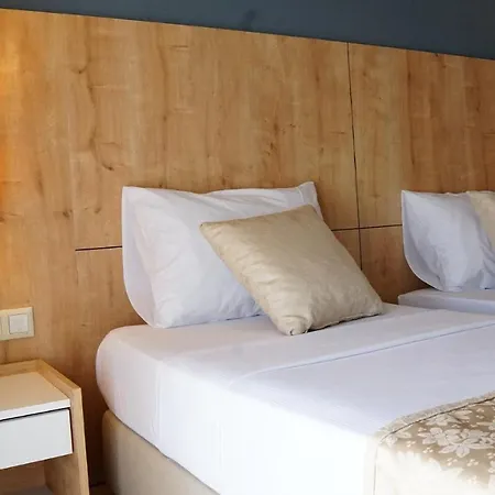 Felizya Bed & Breakfast 4*